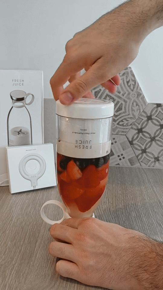 ✨ USB Rechargeable Portable Juice Blender ✨ BlendGo